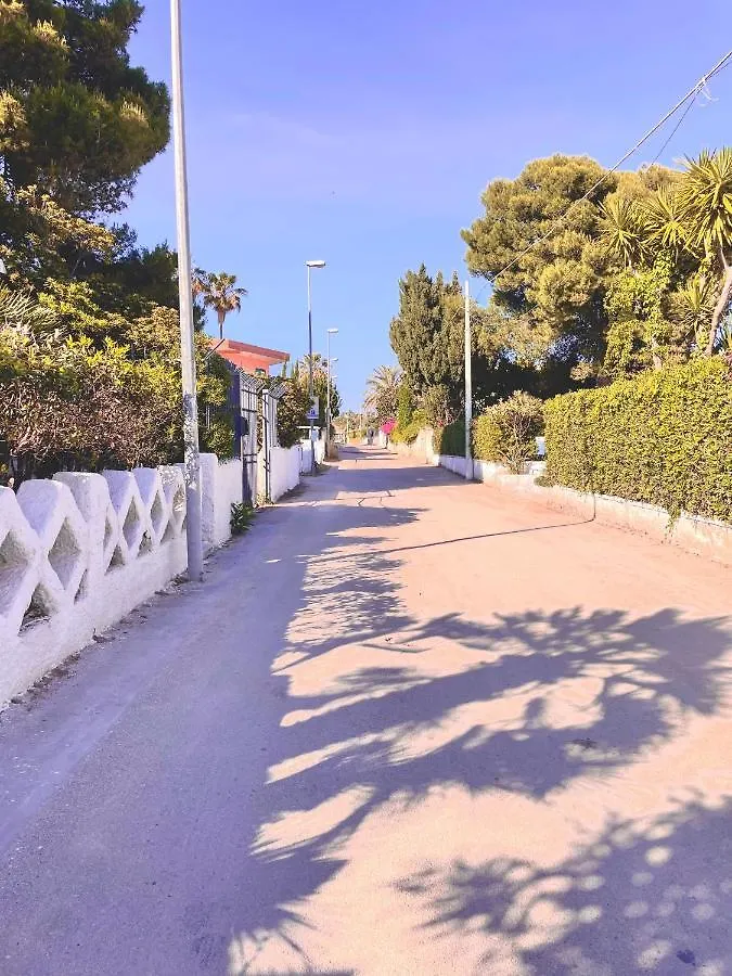 At The Seacily Daire Fontane Bianche